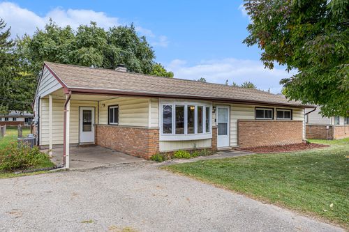 128 Marcia Dr, Lansing, MI, 48917-2832 | Card Image