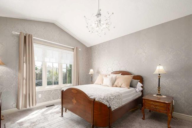 10 Spring Valley Pl Sw, House other with 5 bedrooms, 5 bathrooms and 6 parking in Calgary AB | Image 35