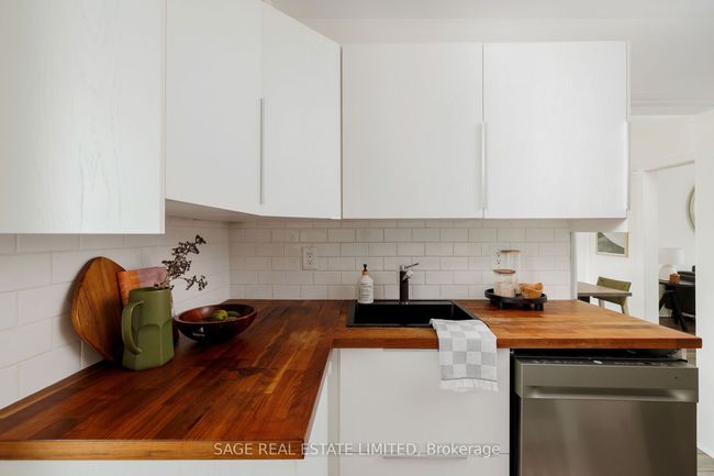 92 Corley Ave, House attached with 3 bedrooms, 2 bathrooms and null parking in Toronto ON | Image 13