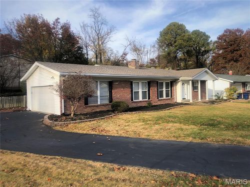 11365 Momarte Ln, Saint Louis, MO, 63146-5335 | Card Image