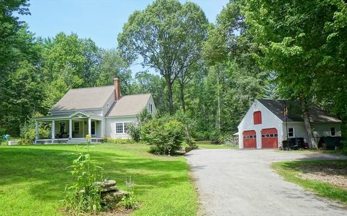 8 Earle Dr, Lee, NH, 03861-6211 | Card Image