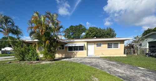 19001 Nw 19th Ave, Miami Gardens, FL, 33056-2811 | Card Image