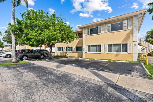 321-5700 Ne 22nd Way, Fort Lauderdale, FL, 33308-2672 | Card Image