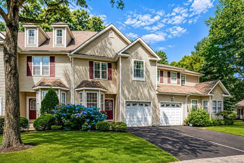 38 Avery Ct, Nesconset, NY, 11767-1556 | Card Image