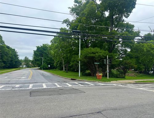 27 Railroad Ave, Port Jervis, NY, 12771-3040 | Card Image