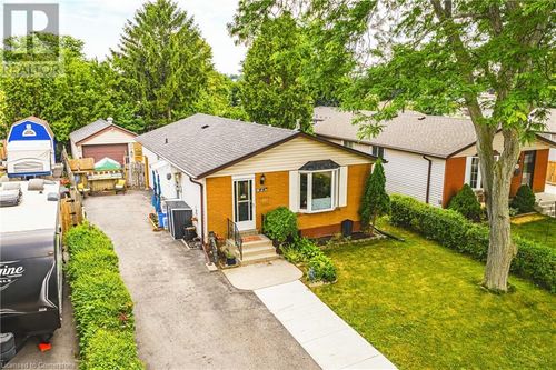 44 Billington Cres, Hamilton, ON, L8T4R1 | Card Image
