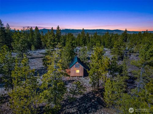 110 Bluebird Ln, East Wenatchee, WA, 98802-8625 | Card Image