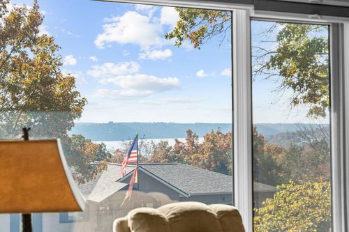 4 Elm Dr, Kimberling City, MO, 65686-9510 | Card Image