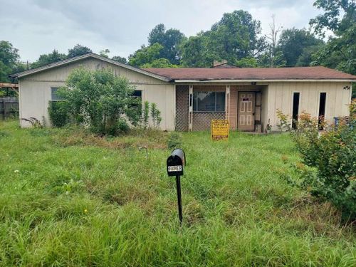 302 Greggory Ln, Gladewater, TX, 75647-4628 | Card Image
