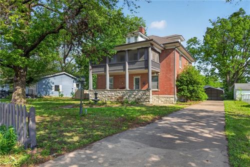 612 W Cherry St, Nevada, MO, 64772-2245 | Card Image