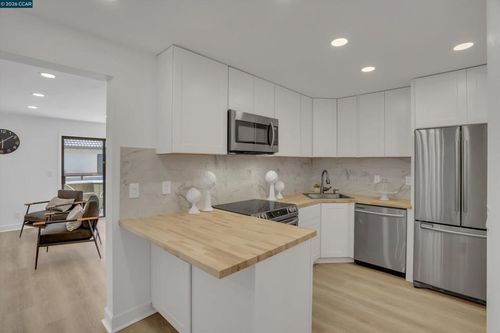 85-5030 Valley Crest Dr, Concord, CA, 94521-3078 | Card Image