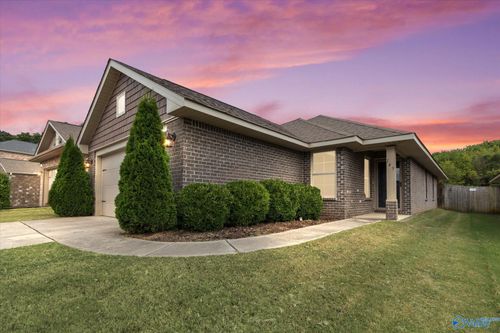 143 Brooklawn Dr, Harvest, AL, 35749-7966 | Card Image