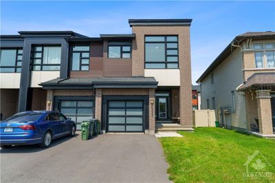 4935 Abbott St E, Townhouse with 3 bedrooms, 3 bathrooms and 2 parking in Stittsville ON | Image 1