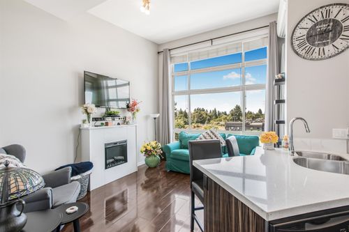 604-22318 Lougheed Highway, Maple Ridge, BC, V2X2T4 | Card Image