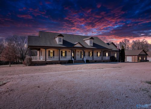 626 Beth Rd, New Market, AL, 35761-9617 | Card Image