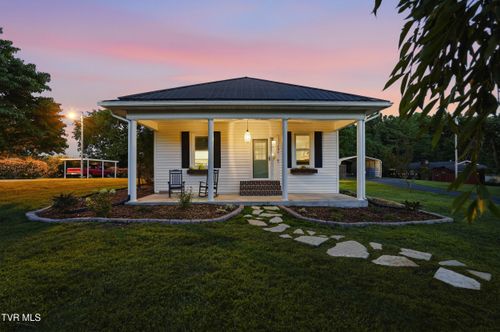 706 Hiwassee Hill Dr, Johnson City, TN, 37601-7601 | Card Image
