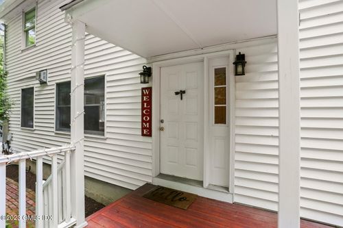 b-110 Weaver St, Greenwich, CT, 06831-4314 | Card Image