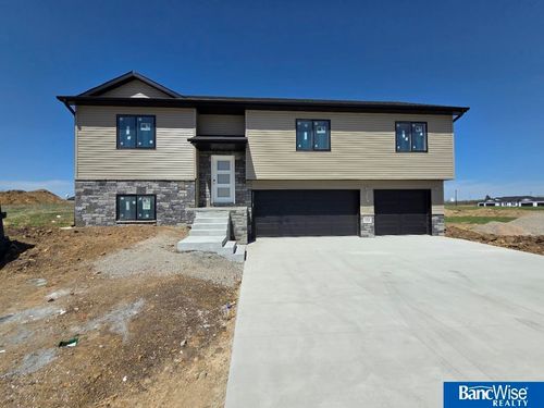 210 W Winona Avenue, Lincoln, NE, 68523 | Card Image