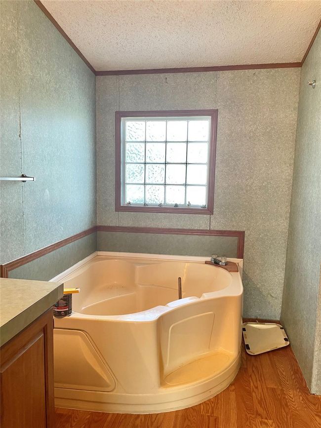 82 Swallow Dr, House other with 5 bedrooms, 3 bathrooms and 2 parking in Palacios TX | Image 17