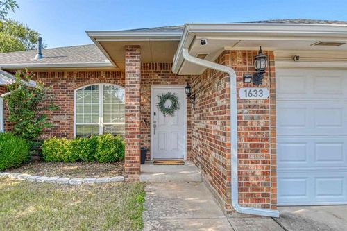1633 Creekside Lane, Norman, OK, 73071 | Card Image