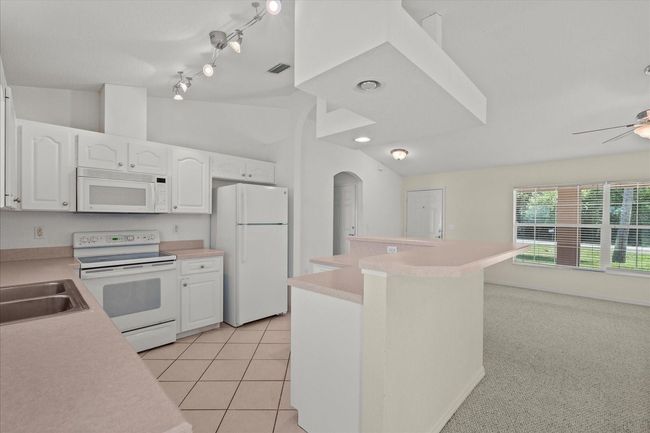 2732 Alamanda Dr, House other with 3 bedrooms, 2 bathrooms and null parking in Edgewater FL | Image 10