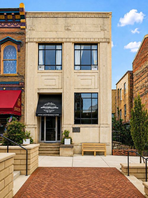 111 Court St, Pomeroy, OH, 45769-1016 | Card Image