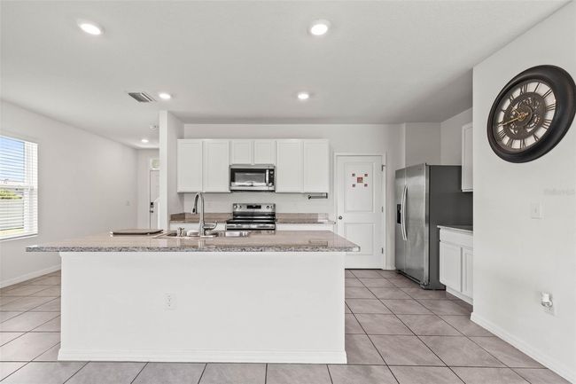 16153 Soft Fern Trce, House other with 4 bedrooms, 3 bathrooms and null parking in ODESSA FL | Image 7