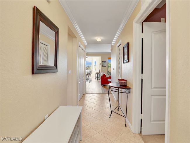Front Hallway | Image 27