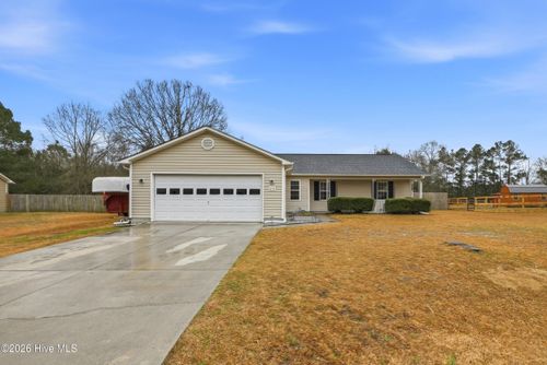 218 Redberry Dr, Richlands, NC, 28574-6366 | Card Image