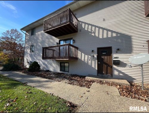 8-3417 W Baskin Ridge Court, Peoria, IL, 61604 | Card Image