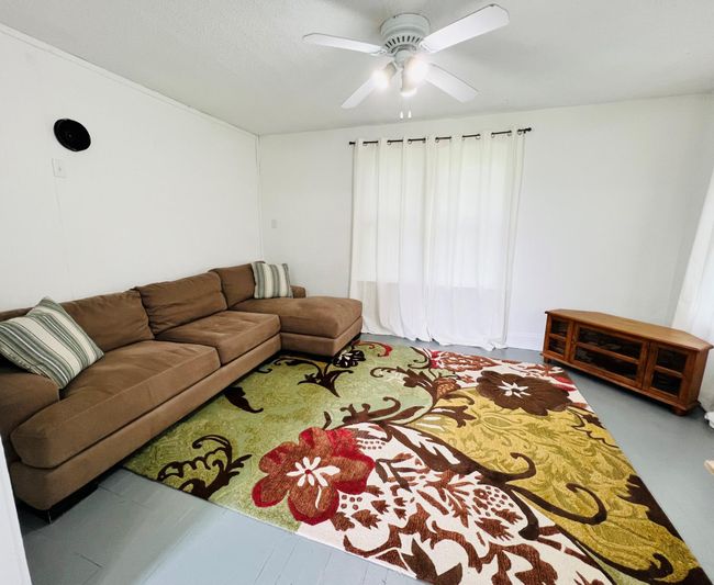 Living Room | Image 19