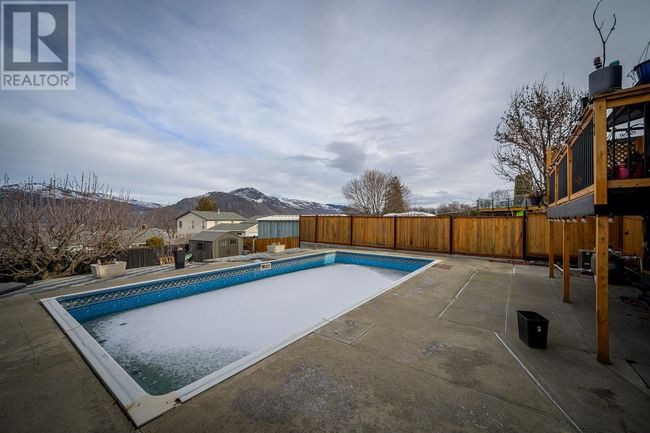 492 Grandview Terr, House other with 3 bedrooms, 3 bathrooms and 3 parking in Kamloops BC | Image 22