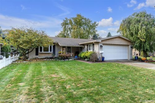 14285 Adams St, Livonia, MI, 48154-4742 | Card Image