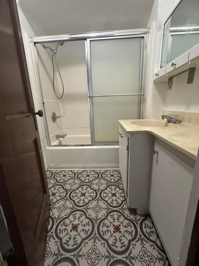 Bathroom.jpg | Image 13