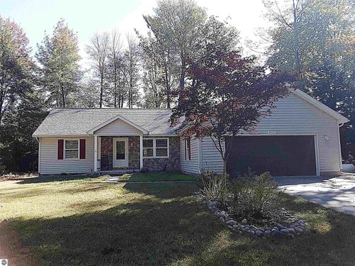 7612 Huntington Dr, Oscoda, MI, 48750-8754 | Card Image