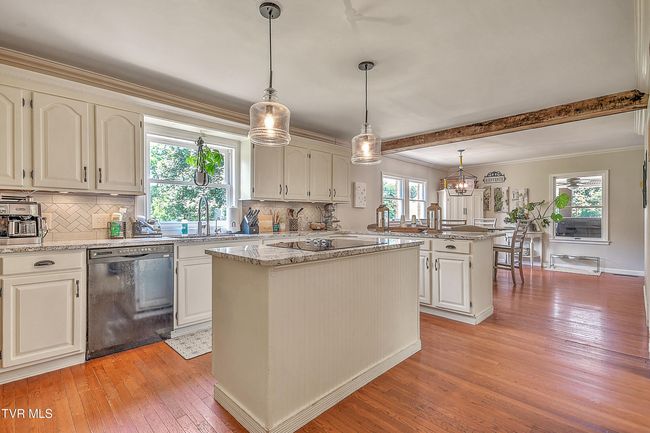 22643 Twin Oaks Rd, House other with 5 bedrooms, 4 bathrooms and null parking in Abingdon VA | Image 17