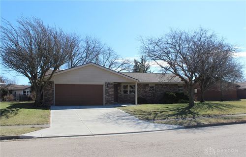 433 Edgebrook Ave, Brookville, OH, 45309-1334 | Card Image