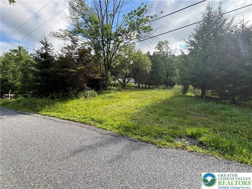 2132 Smith Rd, Stroudsburg, PA, 18360-6936 | Card Image