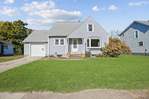 205 W Dunkerton St, Dunkerton, IA, 50626-9510 | Card Image