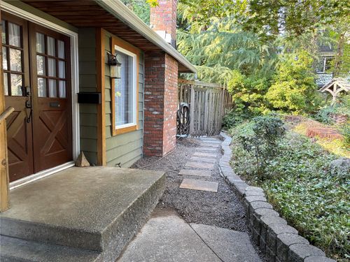 254 Fawn Rd, Campbell River, BC, V9W5L7 | Card Image