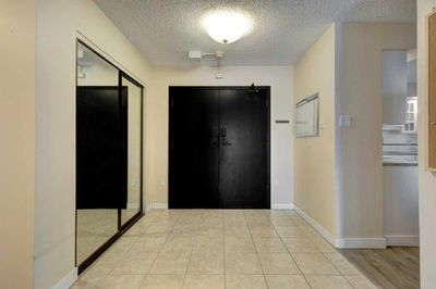 2201 - 1100 8 Ave Sw, Condo with 2 bedrooms, 2 bathrooms and 2 parking in Calgary AB | Image 2