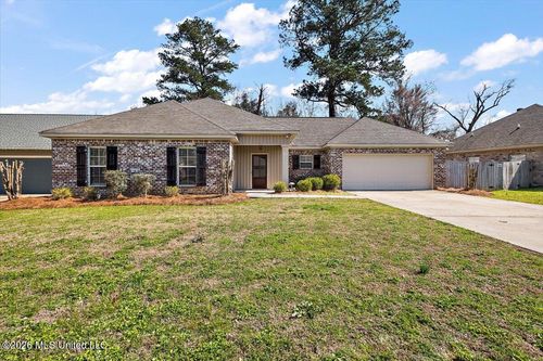 105 Pleasant Harbor Ave, Brandon, MS, 39047-7508 | Card Image