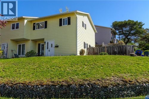 147 Woodhaven Dr, Saint John, NB, E2K4M3 | Card Image