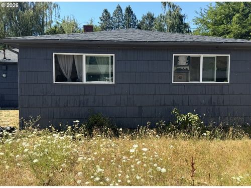 621 Irving Dr, Myrtle Creek, OR, 97457-7404 | Card Image