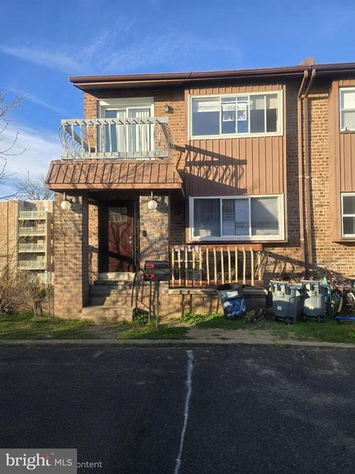 2415 Tremont St, PHILADELPHIA, PA, 19115-5032 | Card Image