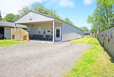 View of front of house with parking area | Image 1