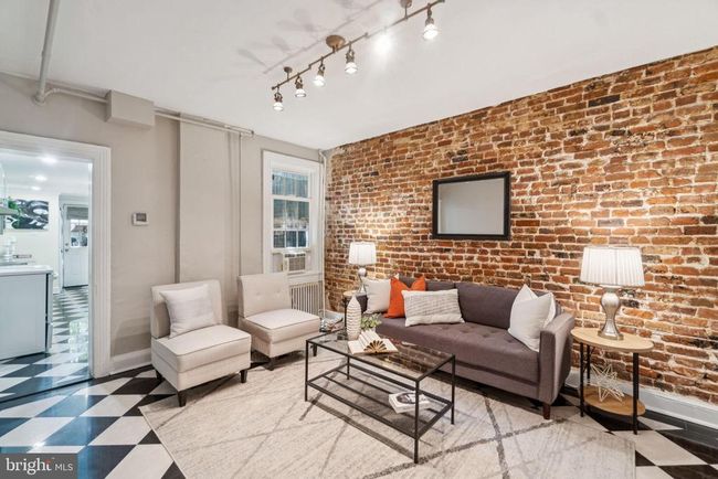 1317 Potomac Ave Se, Townhouse with 2 bedrooms, 1 bathrooms and null parking in WASHINGTON DC | Image 6