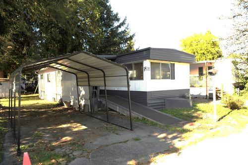 39-21163 Lougheed Highway, Maple Ridge, BC, V2X2R4 | Card Image