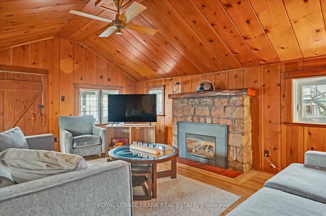 798 Simcoe St, House other with 3 bedrooms, 1 bathrooms and 4 parking in Bridgenorth ON | Image 16
