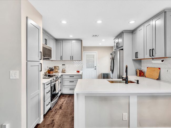 2970 Myrtle Oak Cir, House other with 2 bedrooms, 2 bathrooms and null parking in Davie FL | Image 18